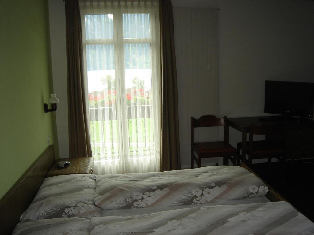 Hotel Eden Sisikon Szoba fotó